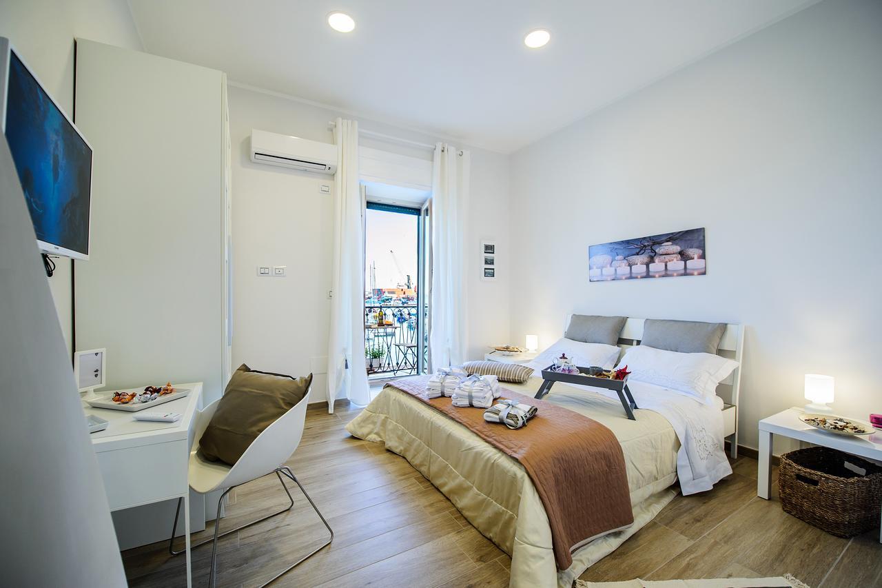 Margherita'S Apartment Salerno Kültér fotó