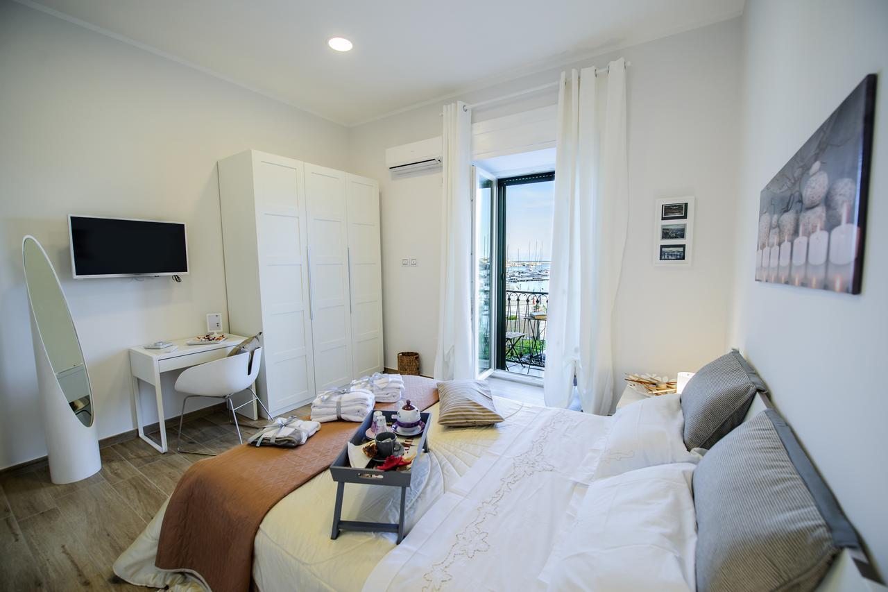 Margherita'S Apartment Salerno Kültér fotó