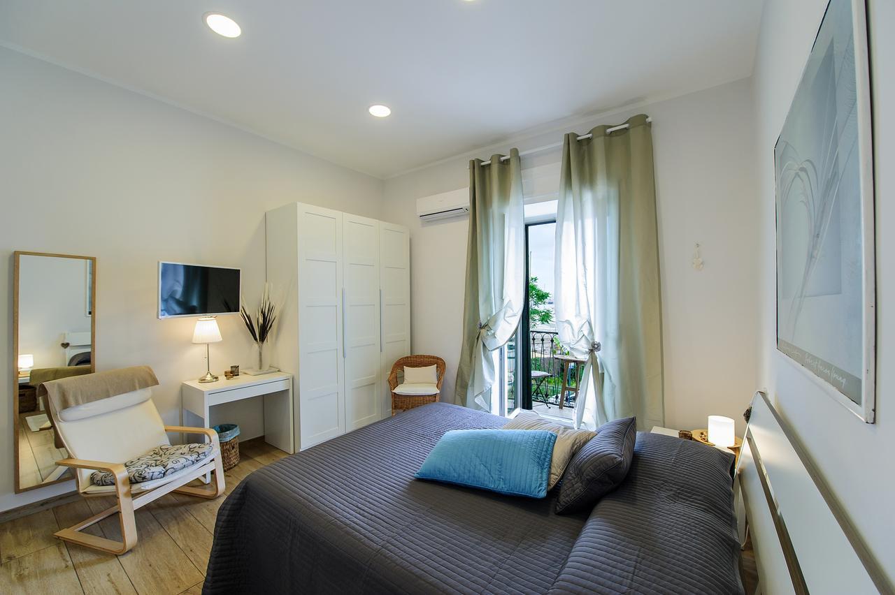 Margherita'S Apartment Salerno Kültér fotó
