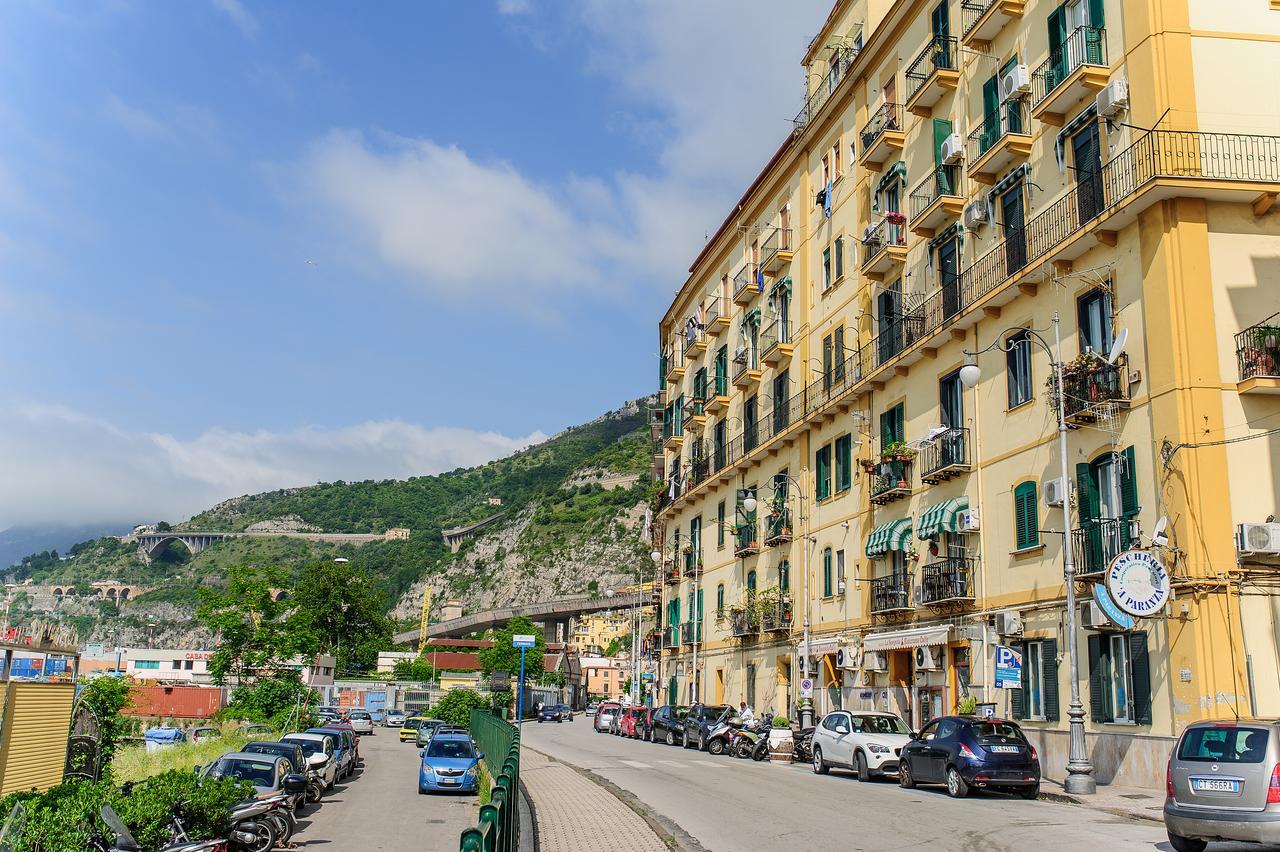 Margherita'S Apartment Salerno Kültér fotó